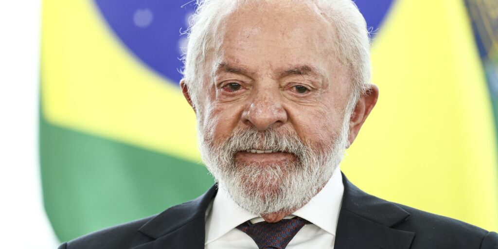 antes-de-viagem-ao-panama,-lula-conversa-com-presidente-mulino