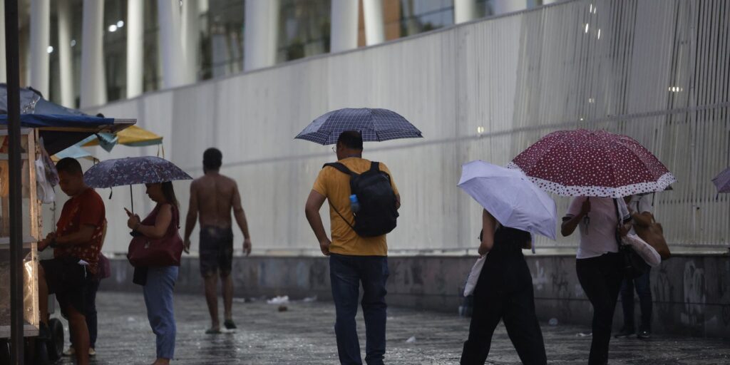 inmet:-maioria-das-regioes-tem-alerta-de-chuvas-intensas-nesta-quarta