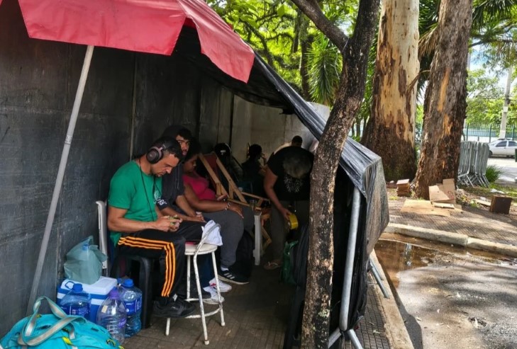 ambulantes-acampam-no-ibirapuera-para-garantir-vaga-nos-blocos-de-carnaval