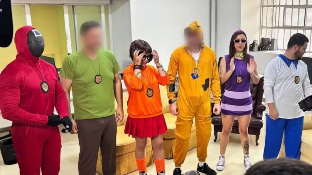 policiais-civis-fantasiados-combatem-a-criminalidade-no-carnaval-de-sp