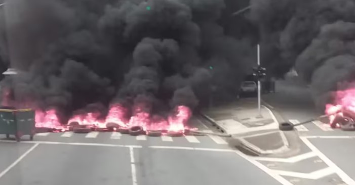 protesto-contra-reintegracao-de-posse-bloqueia-a-avenida-salim-farah-maluf-na-zona-leste