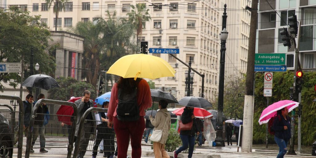 chuva:-inmet-emite-alerta-de-grande-perigo-para-sao-paulo,-rio-e-minas