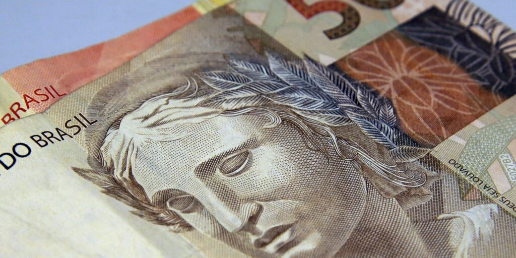 caixa-libera-abono-salarial-para-nascidos-em-fevereiro