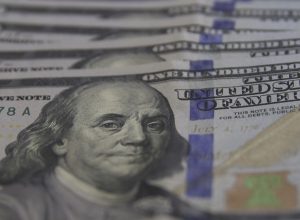 dolar-fecha-em-r$-5,16-e-atinge-menor-valor-em-20-meses