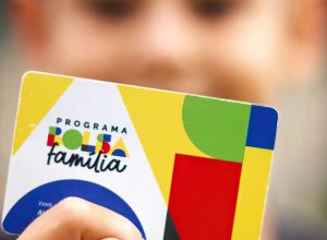 caixa-paga-bolsa-familia-a-beneficiarios-com-nis-de-final-8