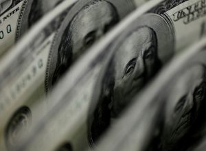 dolar-encosta-em-r$-5,25-com-agravamento-da-guerra-no-oriente-medio