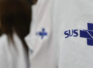 marco-azul:-exames-para-rastrear-cancer-de-intestino-triplicam-no-sus